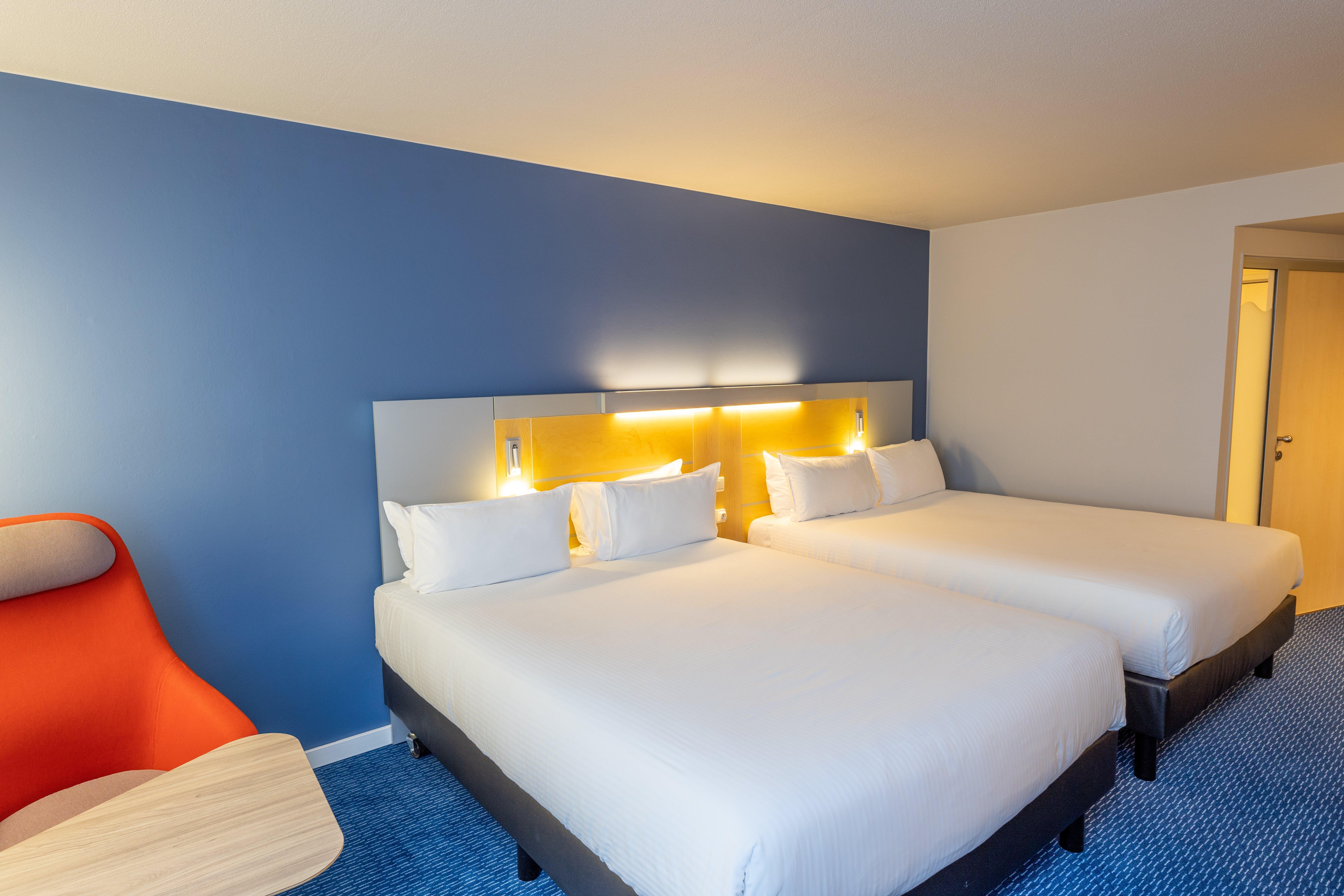 Holiday Inn Express & Suites Ghent By Ihg Exterior photo