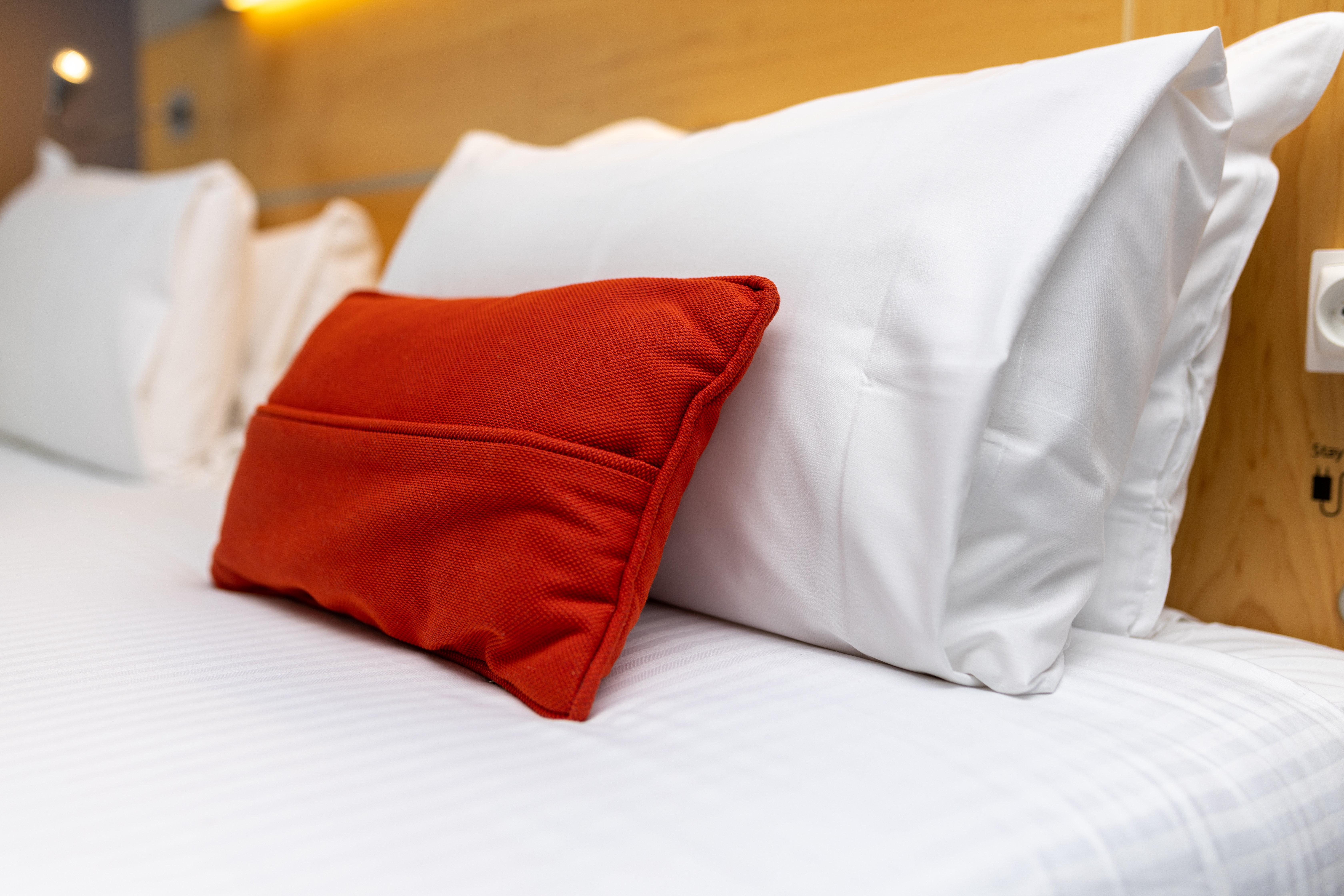 Holiday Inn Express & Suites Ghent By Ihg Exterior photo