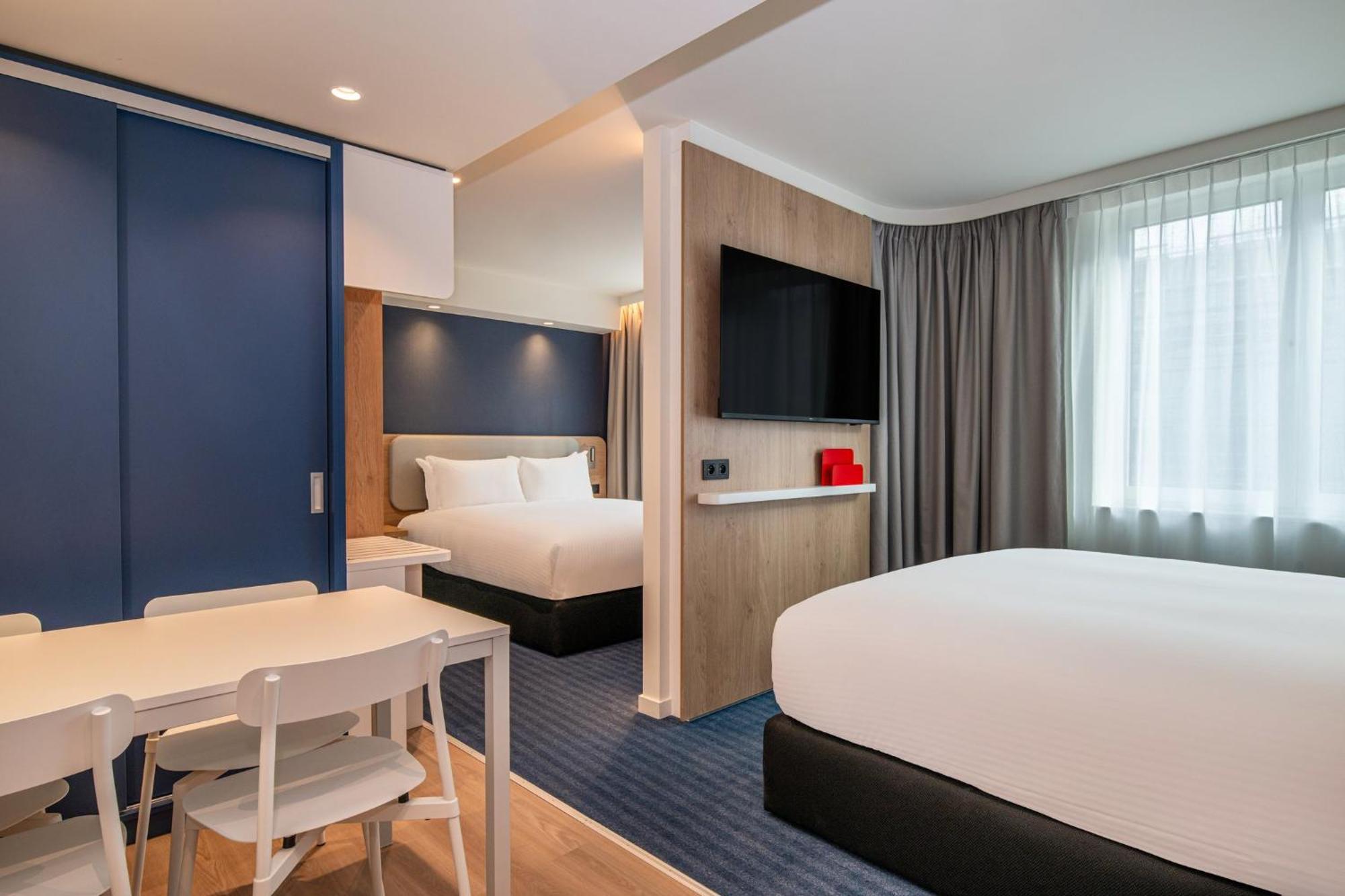 Holiday Inn Express & Suites Ghent By Ihg Exterior photo