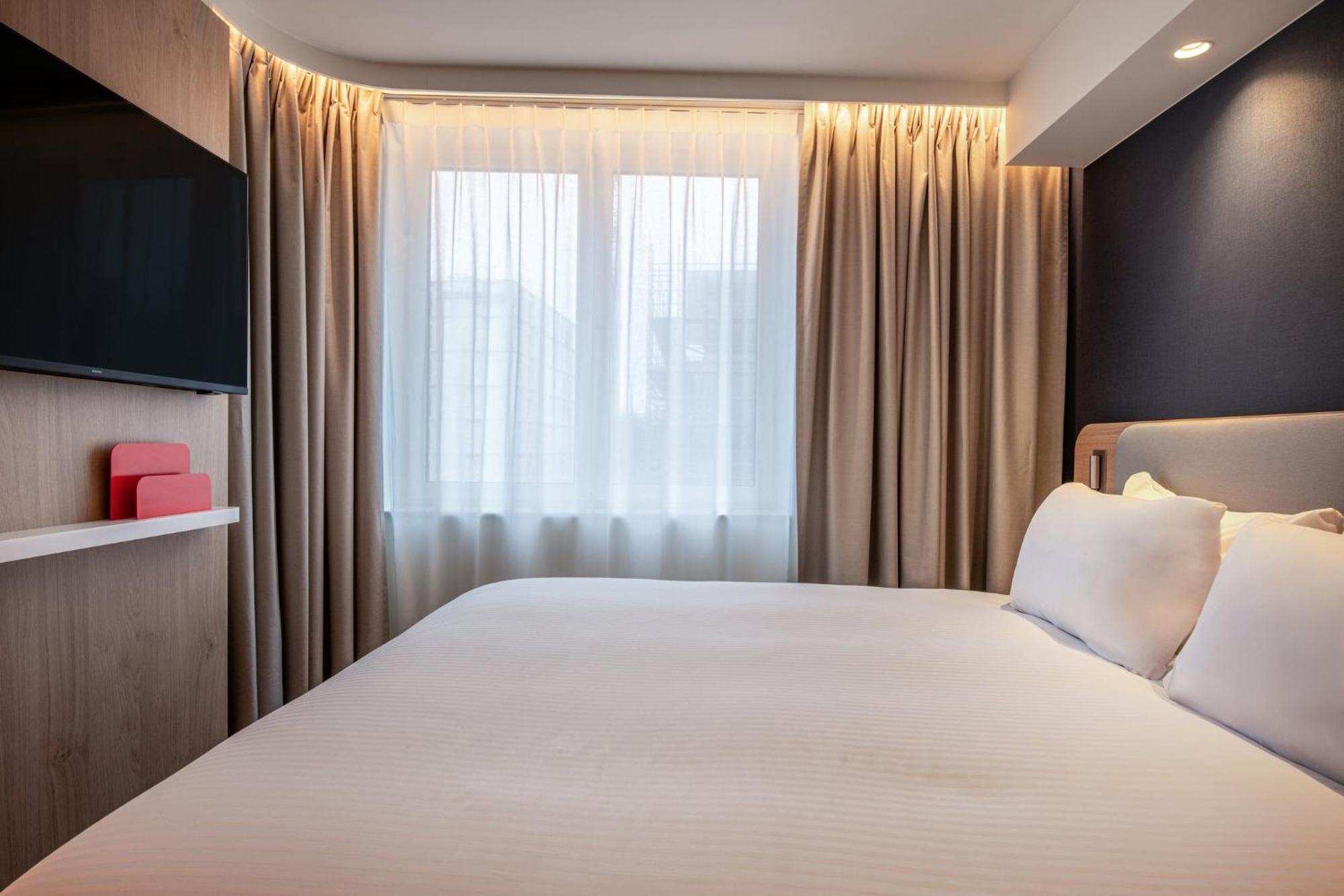 Holiday Inn Express & Suites Ghent By Ihg Exterior photo