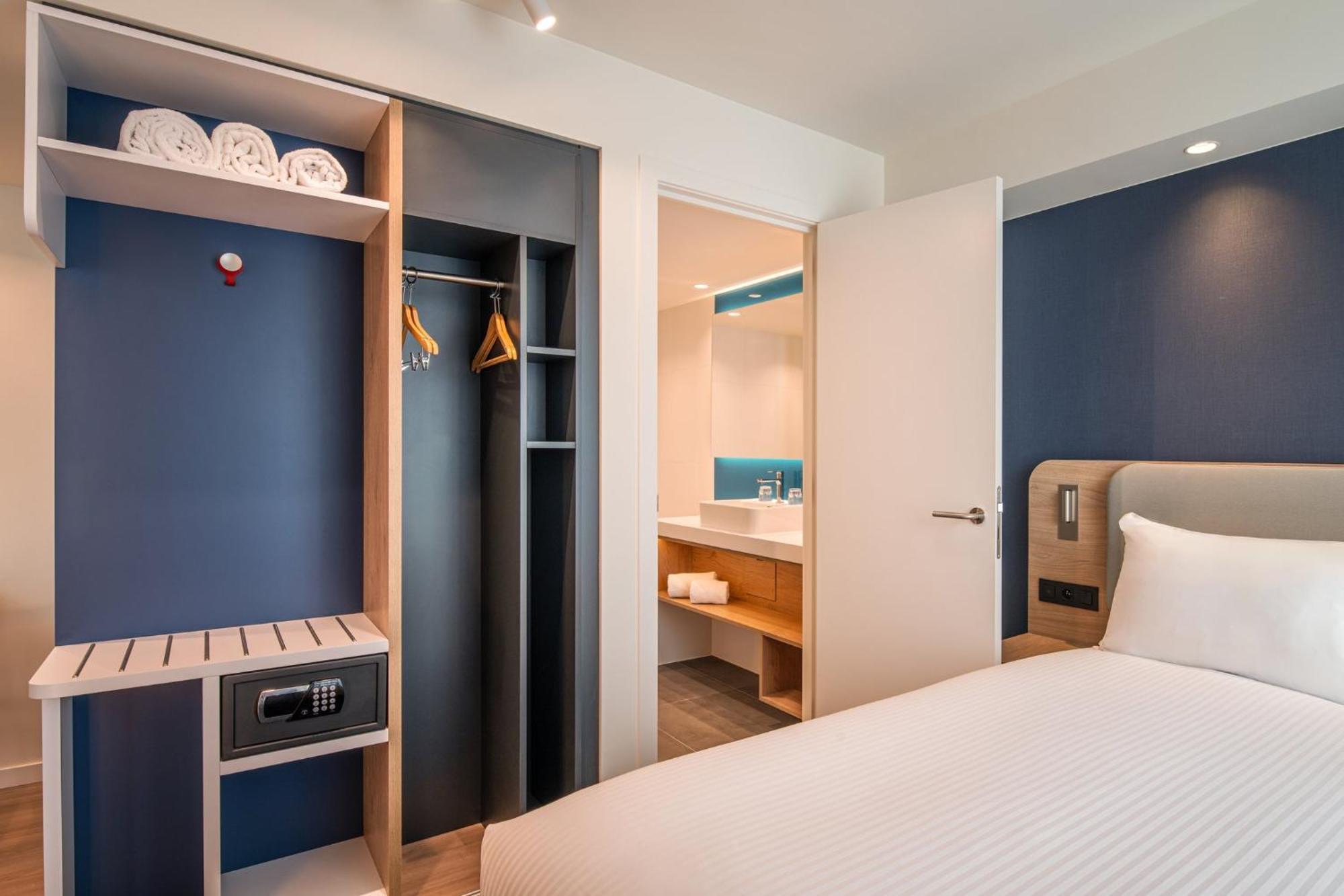 Holiday Inn Express & Suites Ghent By Ihg Exterior photo