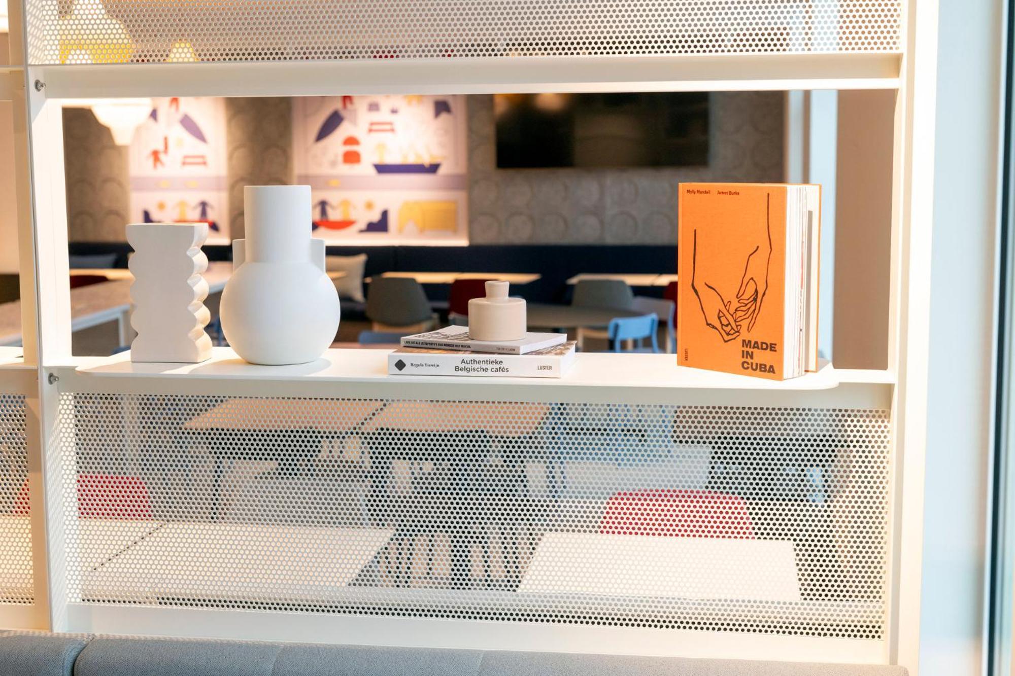 Holiday Inn Express & Suites Ghent By Ihg Exterior photo
