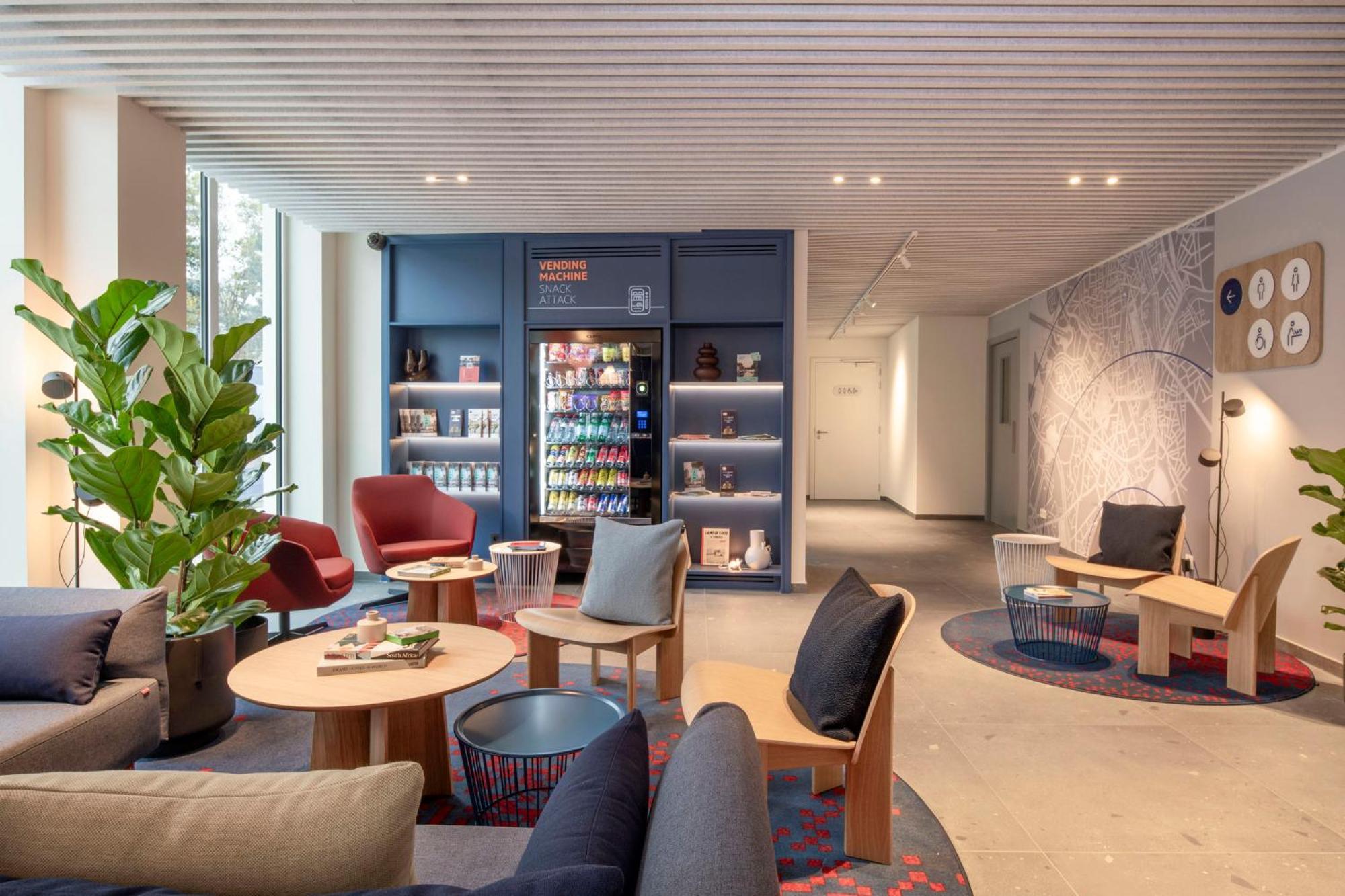 Holiday Inn Express & Suites Ghent By Ihg Exterior photo