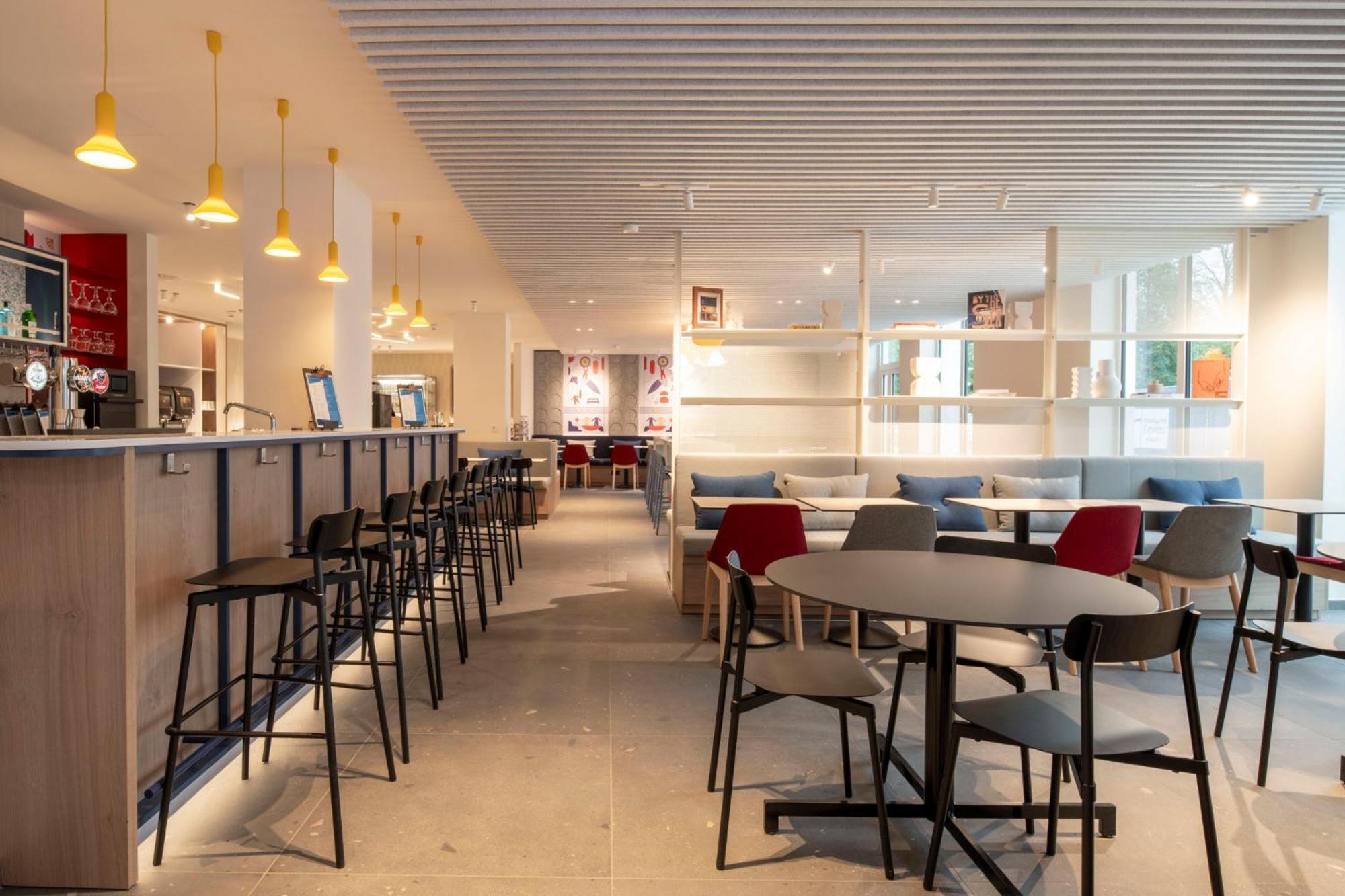 Holiday Inn Express & Suites Ghent By Ihg Exterior photo