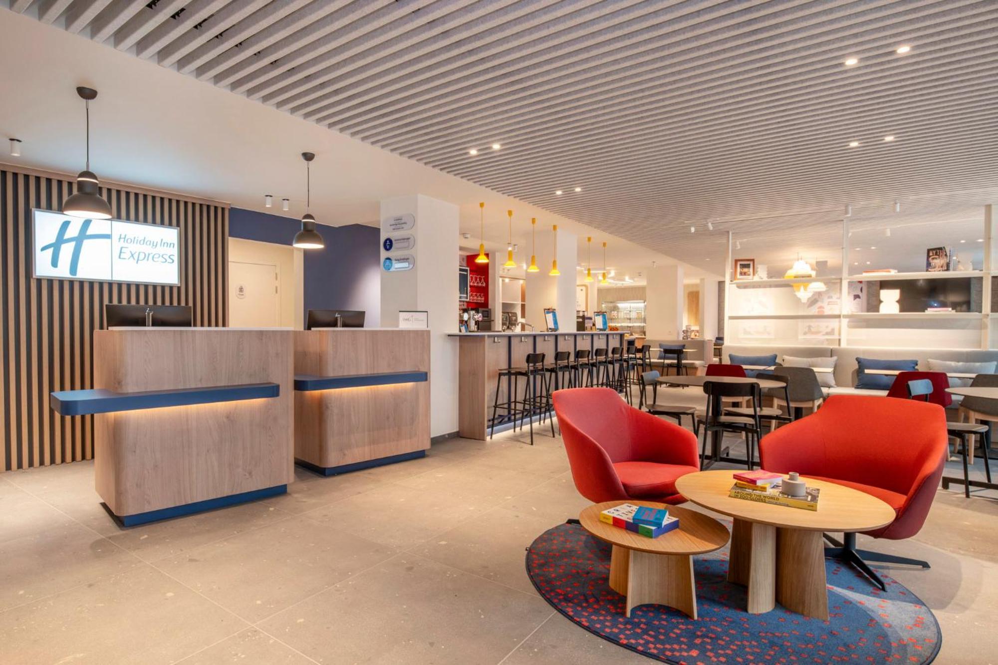 Holiday Inn Express & Suites Ghent By Ihg Exterior photo