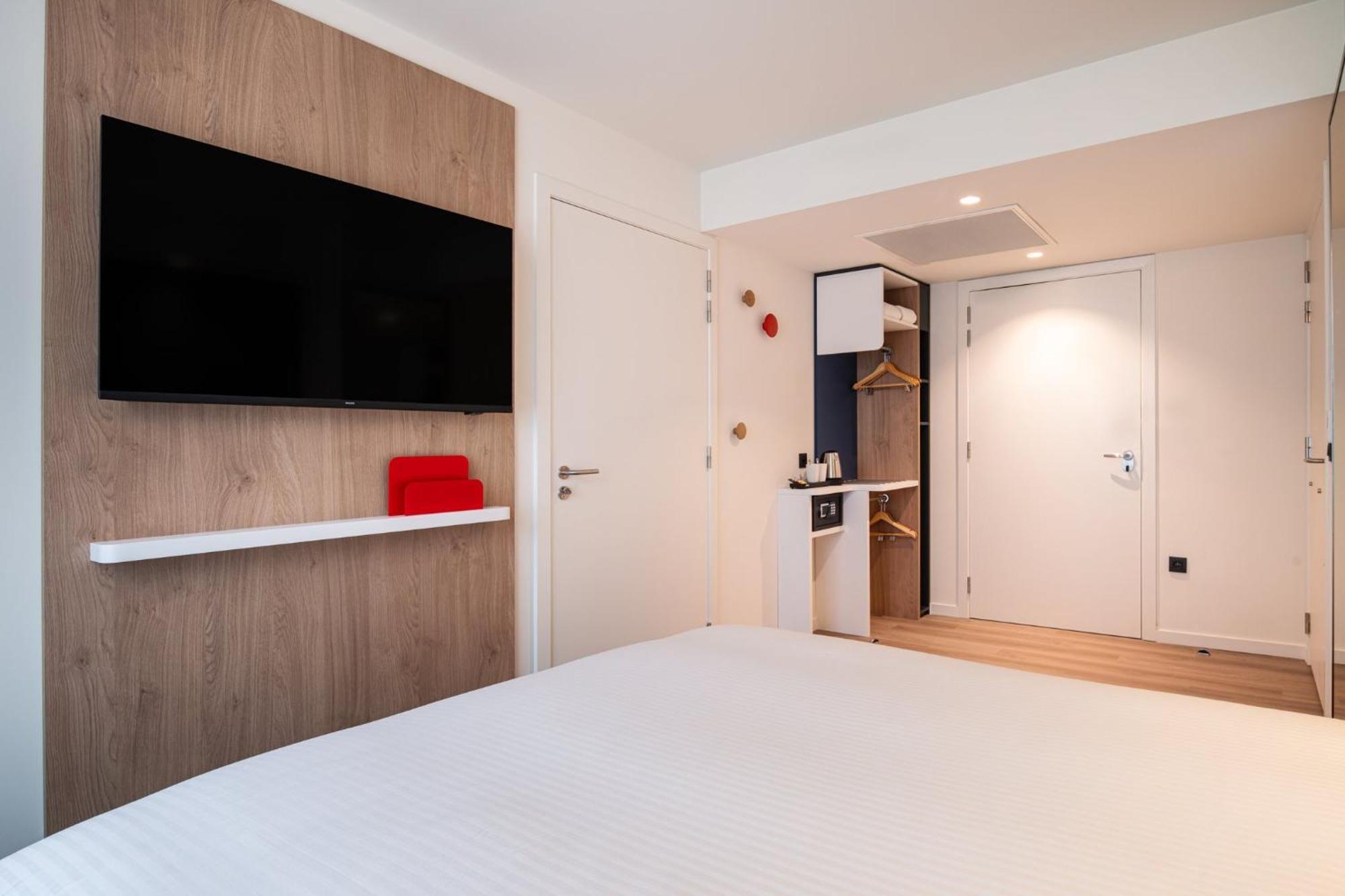 Holiday Inn Express & Suites Ghent By Ihg Exterior photo