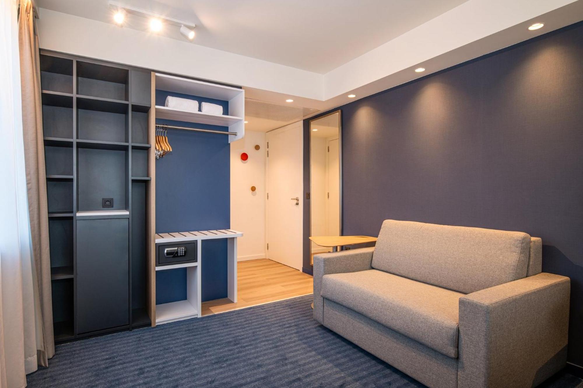 Holiday Inn Express & Suites Ghent By Ihg Exterior photo