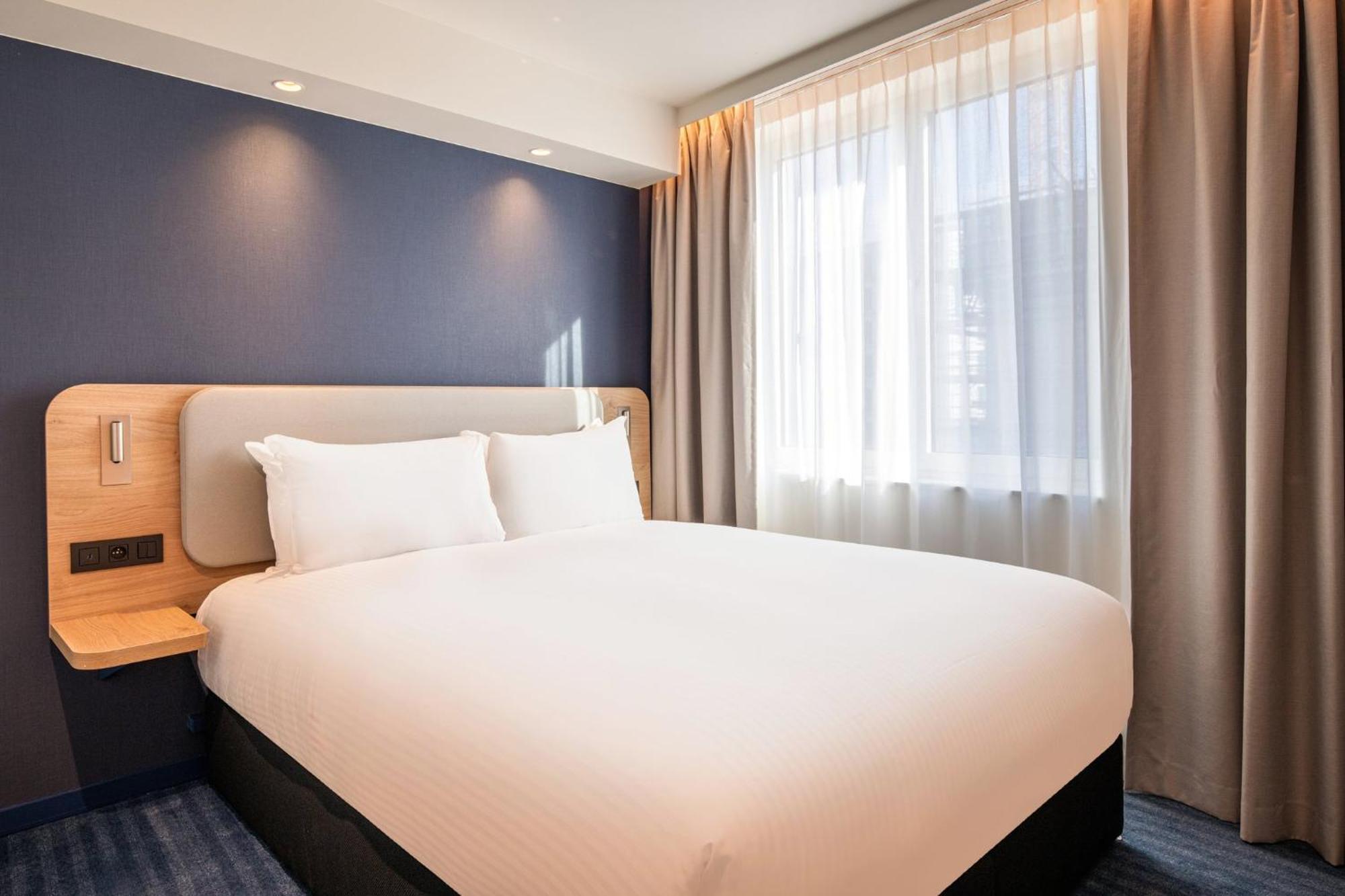 Holiday Inn Express & Suites Ghent By Ihg Exterior photo