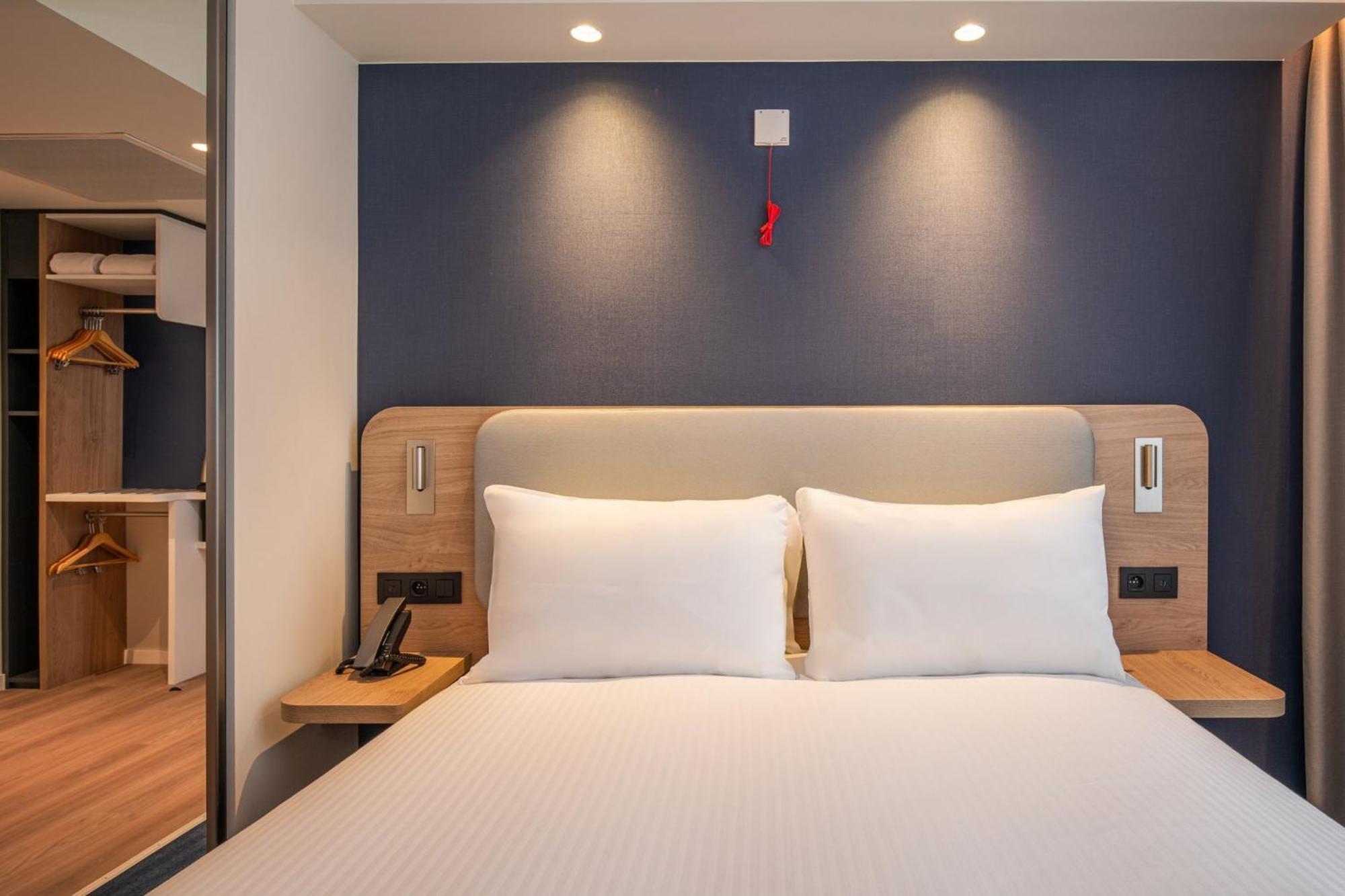 Holiday Inn Express & Suites Ghent By Ihg Exterior photo