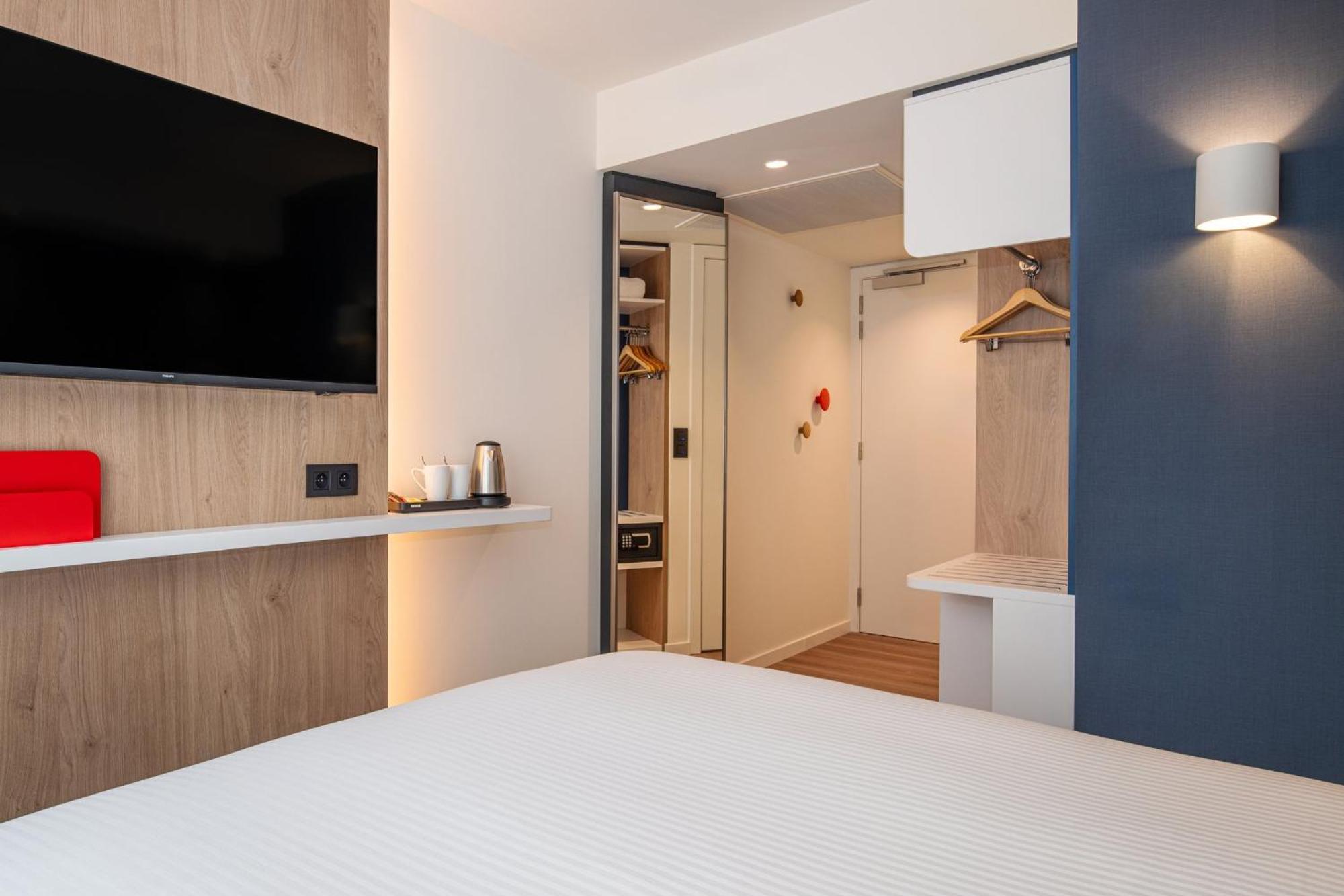Holiday Inn Express & Suites Ghent By Ihg Exterior photo