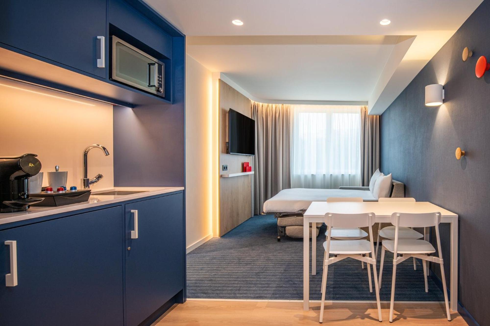 Holiday Inn Express & Suites Ghent By Ihg Exterior photo