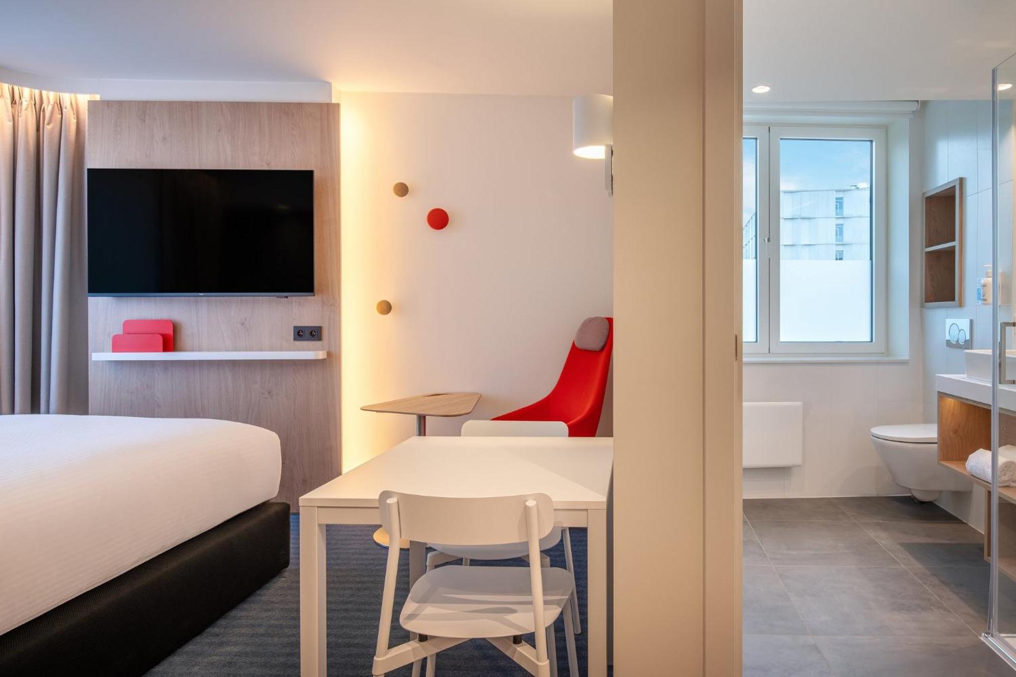 Holiday Inn Express & Suites Ghent By Ihg Exterior photo
