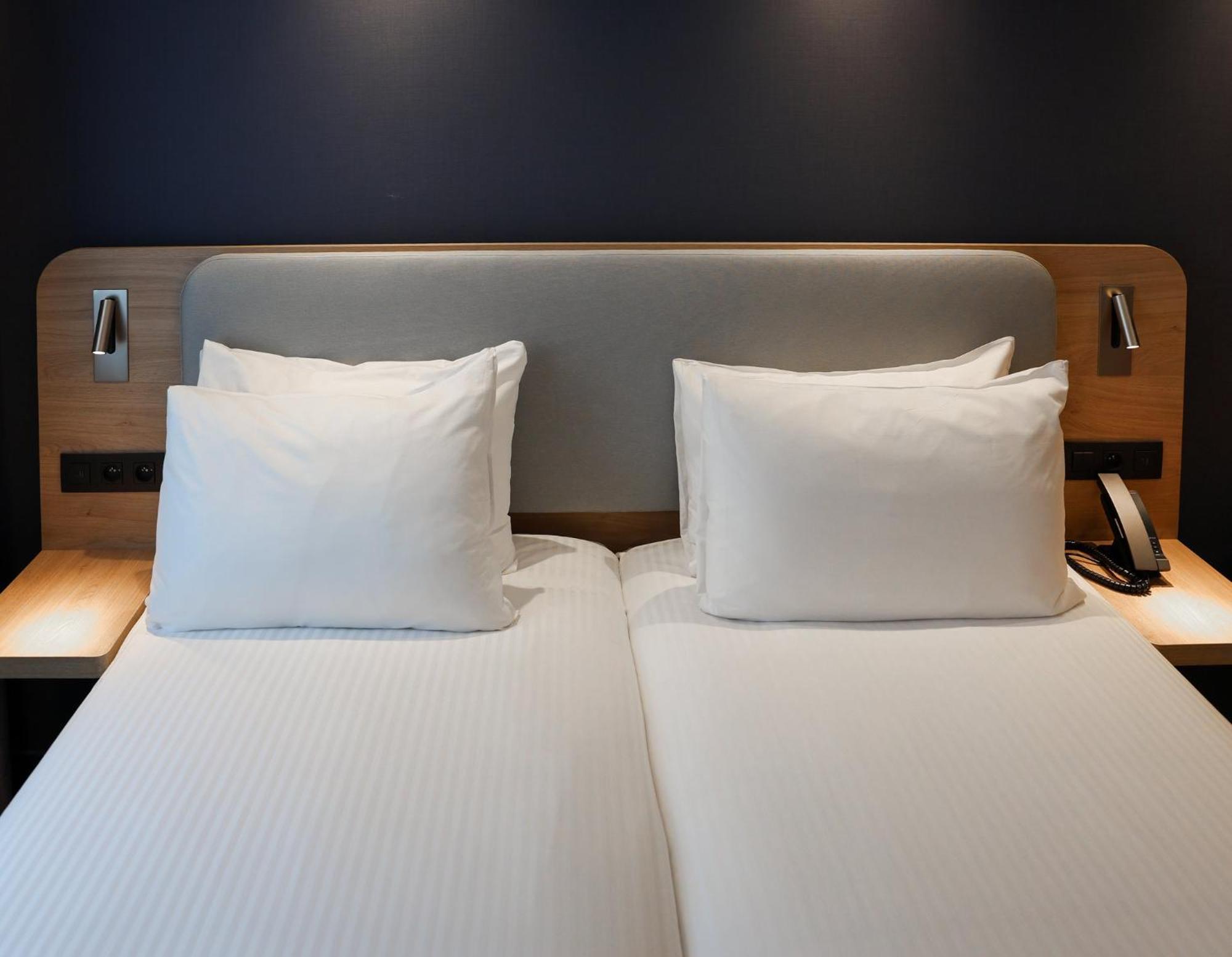 Holiday Inn Express & Suites Ghent By Ihg Exterior photo