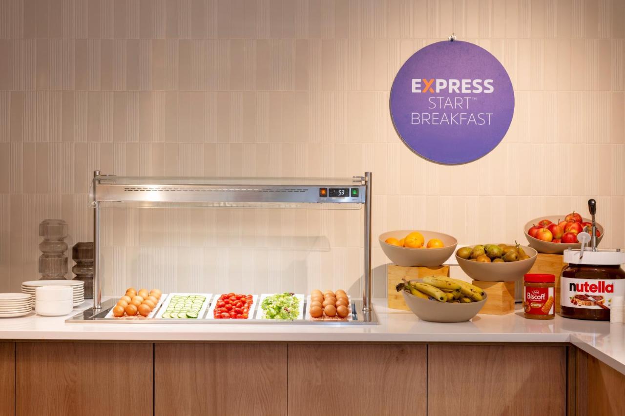 Holiday Inn Express & Suites Ghent By Ihg Exterior photo